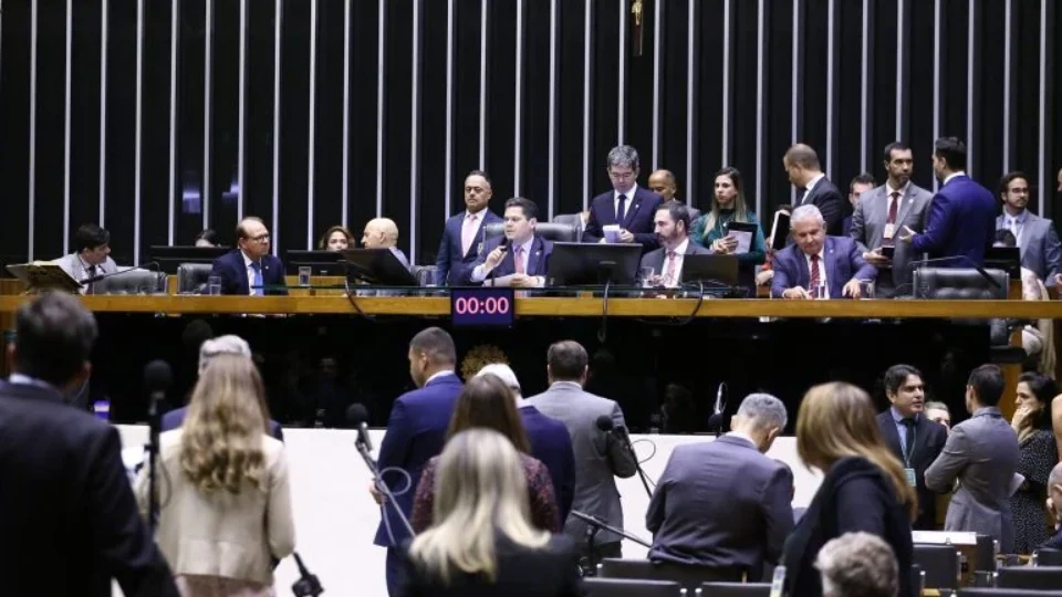 Congresso Nacional aprova proposta de Orçamento de 2025 com superávit previsto de R$ 15 bilhões