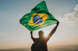 Brasil sobe 8 posições no ranking de felicidade mundial da ONU em 2025