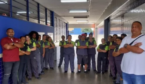 Funcionárias de limpeza de escolas de SP denunciam atraso do FGTS e benefícios