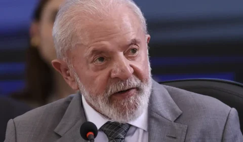 Em artigo publicado em grandes jornais de 10 países, Lula critica tarifaços e exalta multilateralismo