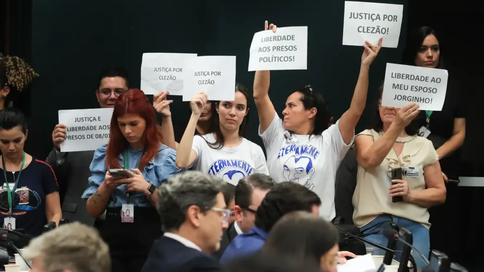 Avanço do PL da anistia preocupa líder da bancada petista na Câmara