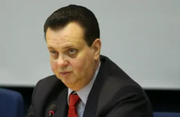 PSD discute lançar Kassab como vice de Caiado para frear aliança com Zema