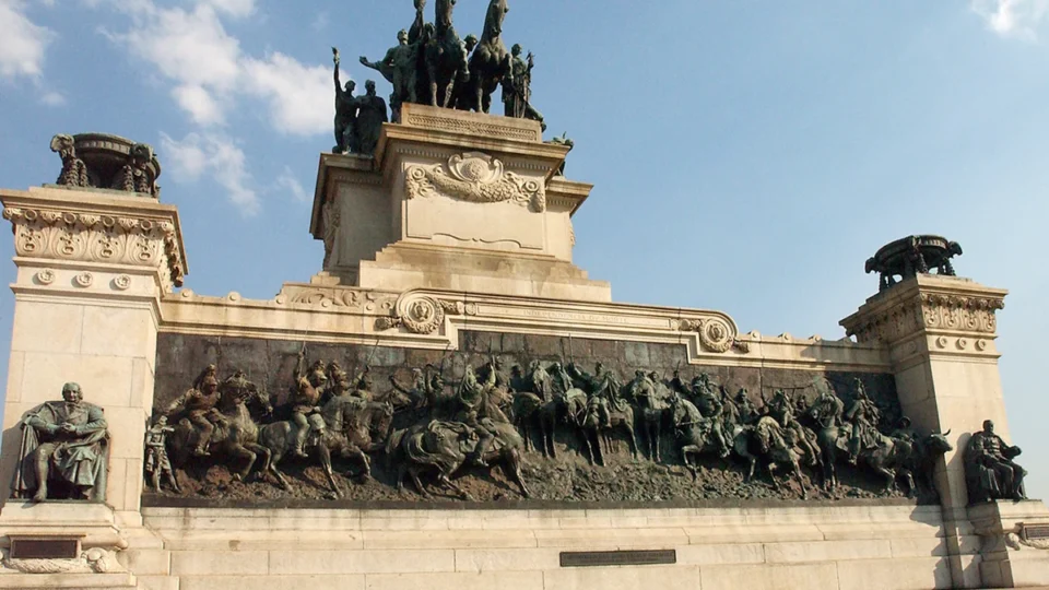Monumento da Independência: a história que te contam e a história que te escondem