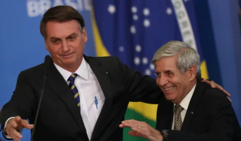 PGR defende tornar réus Bolsonaro, Augusto Heleno e outros implicados no golpe