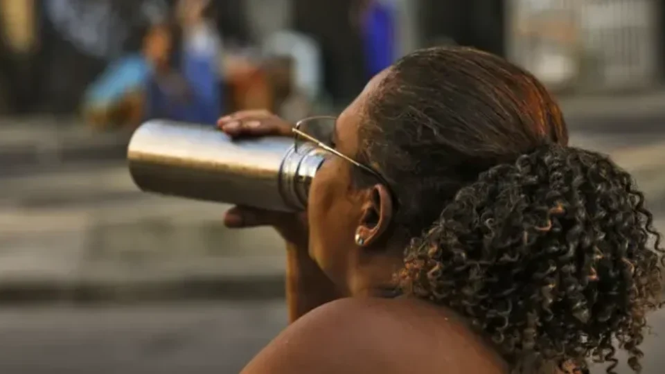 Sudeste e Centro-Oeste sofrem com calor e clima seco; confira a previsão do tempo