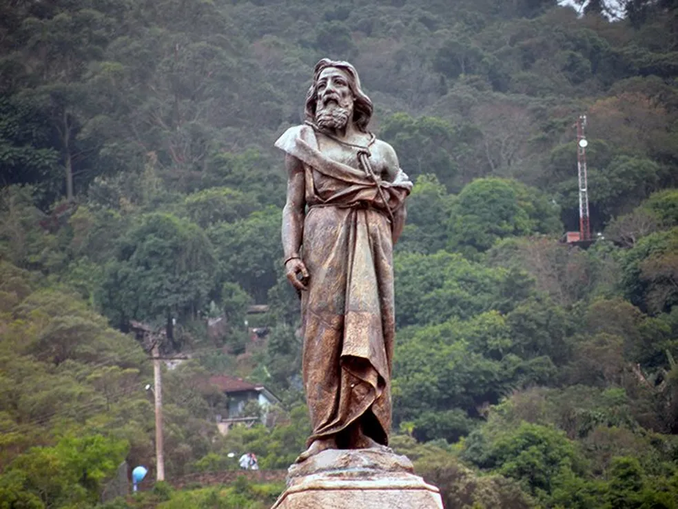 Monumento em homenagem a Tiradentes em Minas Gerais. Foto: Reprodução