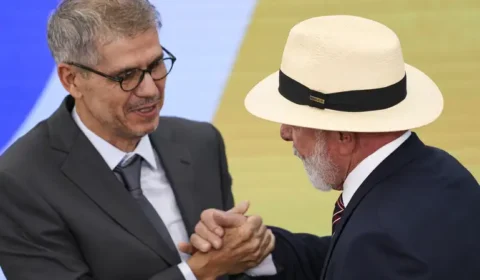Sidônio cria slogan, cobra comunicação e fala que precisa ganhar 2025 para Lula