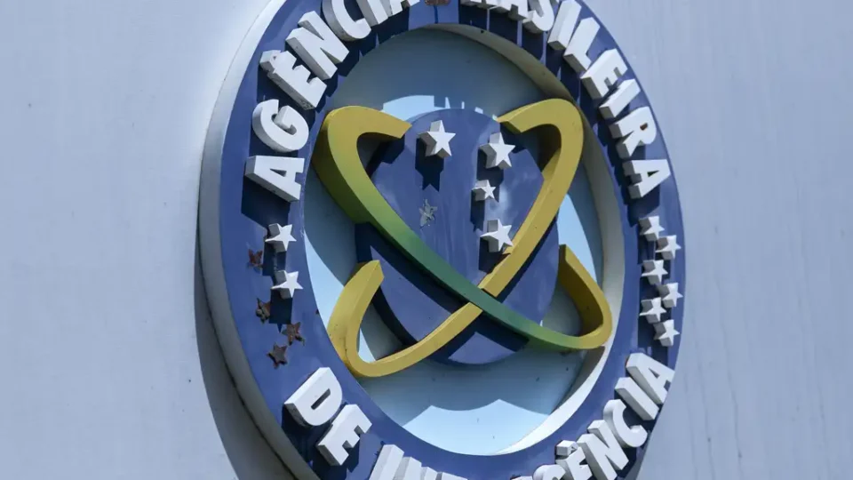 Servidores da Abin suspeitam da PF em caso de vazamento de operação contra o Paraguai