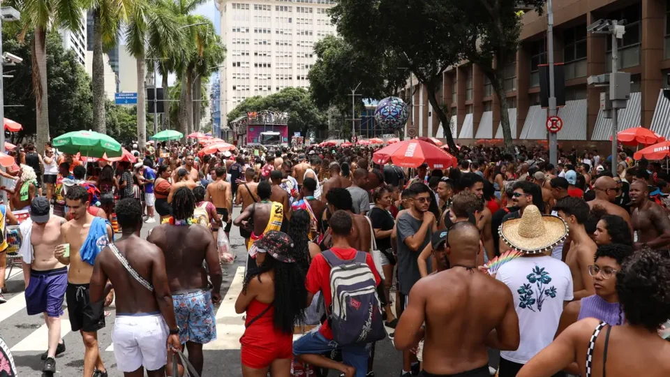 Especialistas recomendam “etiqueta respiratória” após Carnaval
