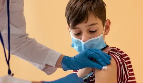 STJ decide que pais que não vacinaram filhos contra Covid podem ser multados