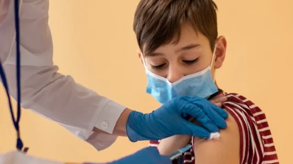 STJ decide que pais que não vacinaram filhos contra Covid podem ser multados