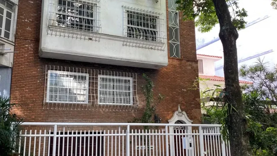 Apartamento onde morou Renato Russo está à venda por R$ 2,8 milhões em Ipanema (RJ)