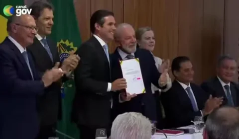 Lula assina projeto de isenção do IR para R$ 5 mil mensais; entenda ponto a ponto