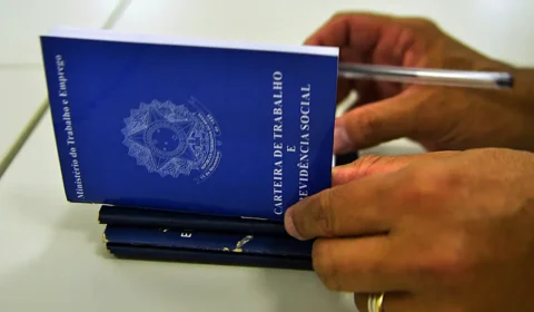 Brasil vive recorde de pedidos de demissão, que chegam a 38% do total de dispensas