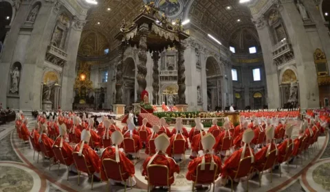 O novo papa e Milícia Celestial