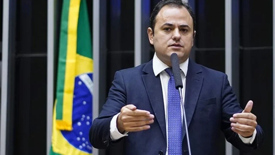 Glauber Braga anuncia greve de fome em protesto contra processo de cassação