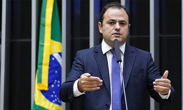 glauber braga