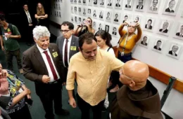 Glauber começa a apresentar ‘fraqueza e abatimento’ no 6º dia de greve de fome, diz Sâmia Bomfim