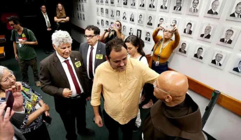 Glauber começa a apresentar ‘fraqueza e abatimento’ no 6º dia de greve de fome, diz Sâmia Bomfim