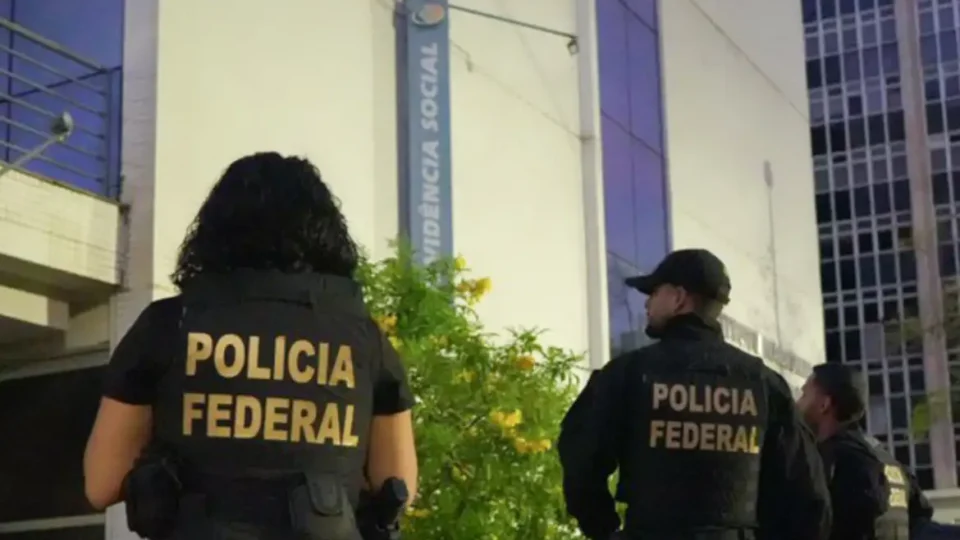 Operação da PF investiga descontos irregulares em benefícios do INSS