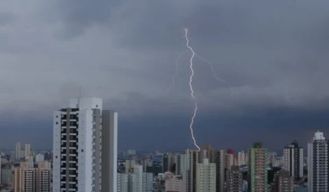 Previsão do tempo: sistema de baixa pressão no Paraguai influencia o clima no Brasil