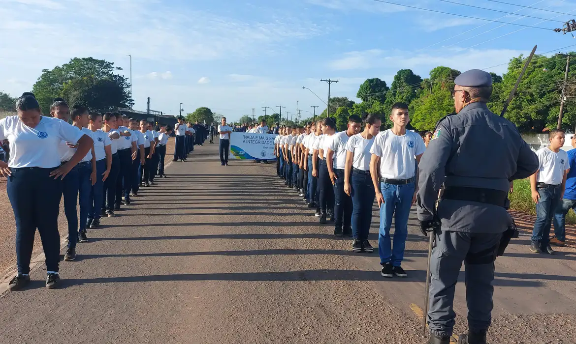 cívico-militar