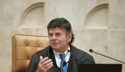 Após Fux votar a favor de Bolsonaro, ministros lembram veto dele a entrevista de Lula