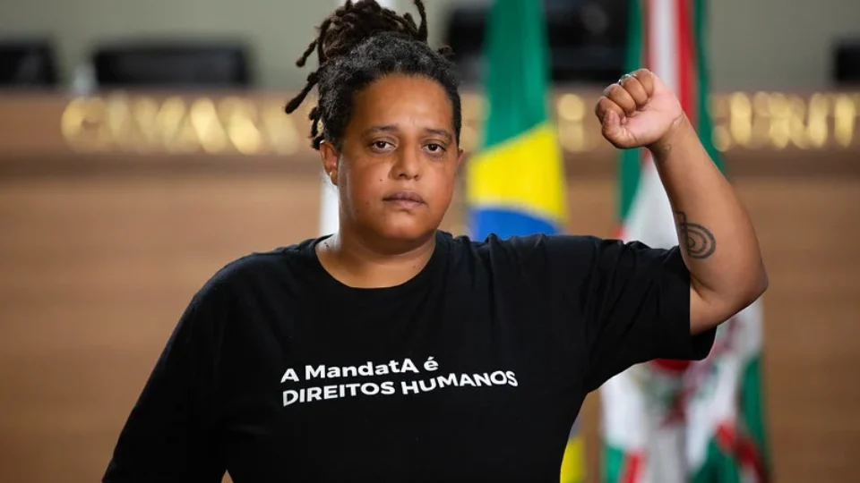 Negra e lésbica, vereadora é alvo de ‘ataques coordenados’ na Câmara de Curitiba