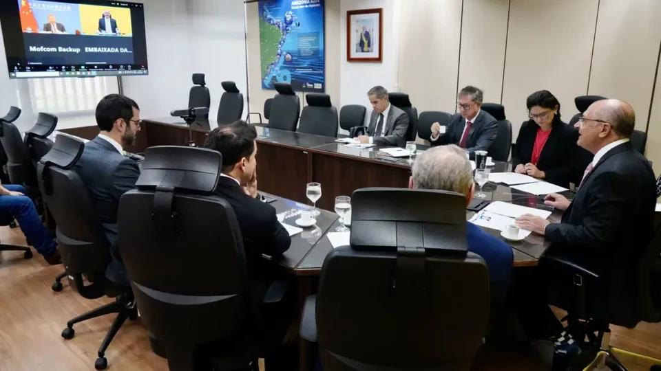 Em meio a impasse com os EUA, ministro chinês pede reunião com Alckmin