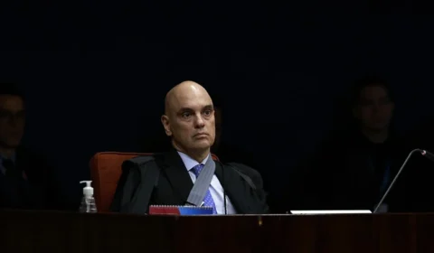 Moraes autoriza acareação entre Cid e Câmara sobre monitoramento de autoridades