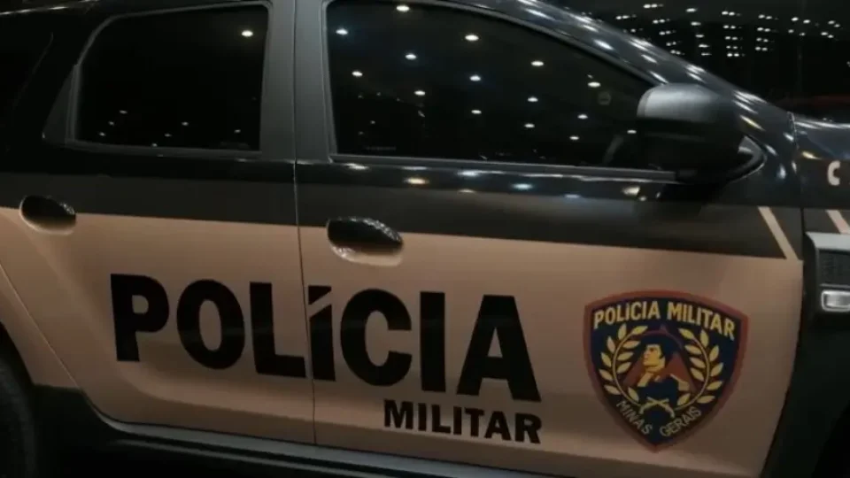 Flagrados com drogas e armas dentro de batalhão de MG, PMs são soltos pela Justiça Militar