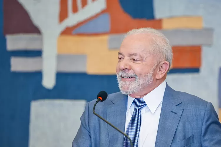 Senado aprova reajuste salarial de servidores federais CNH