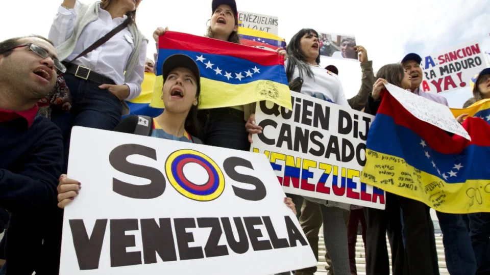 Venezuela acusa EUA de sequestrar criança separada de pais deportados
