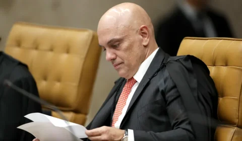 Ex-assessor de Bolsonaro pede a Moraes para circular em Brasília durante julgamento no STF
