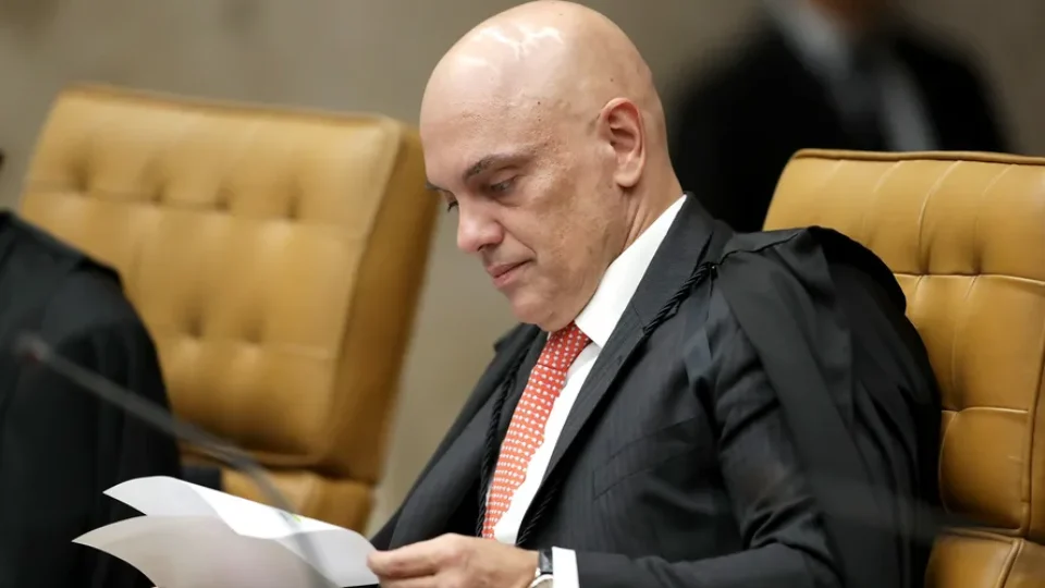 Ex-assessor de Bolsonaro pede a Moraes para circular em Brasília durante julgamento no STF