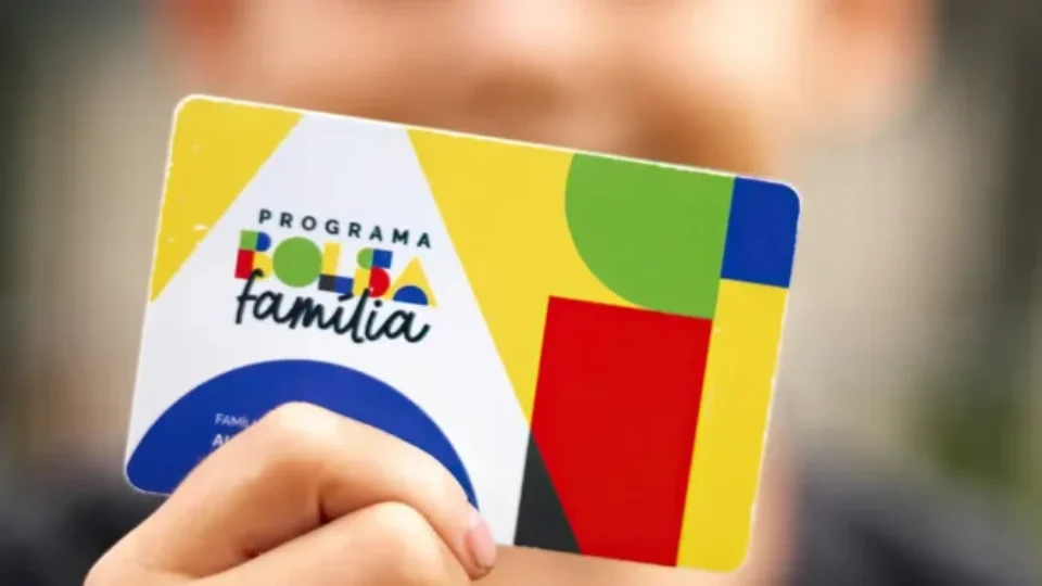 Bolsa Família evitou 700 mil mortes e 8 milhões de internações em 20 anos, diz estudo