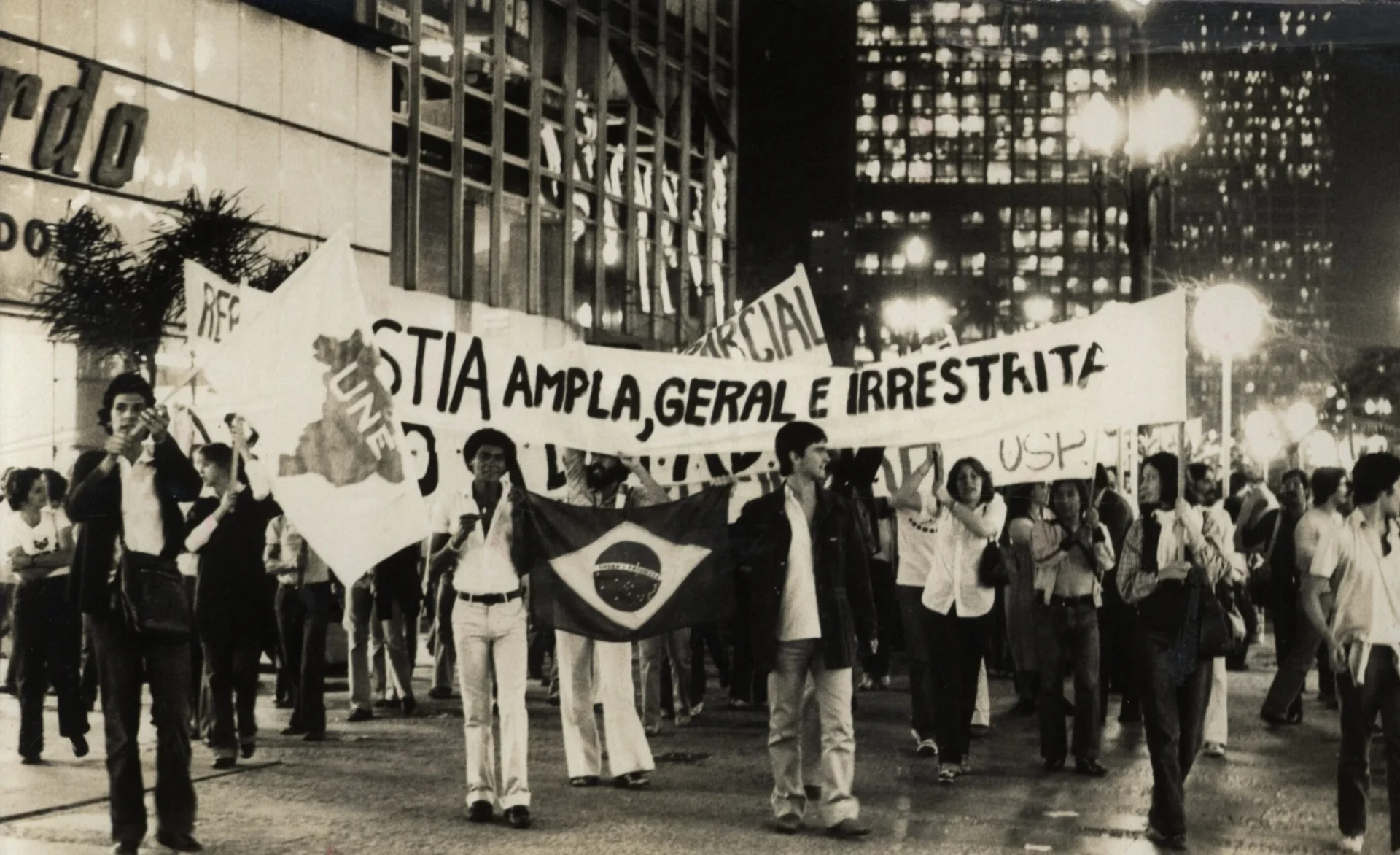Anistia ampla, geral e irrestrita O movimento em defesa da anistia ampla, geral e irrestrita foi uma marca dos anos finais da ditadura militar no Brasil. Foto: Acervo CSBH/FPA