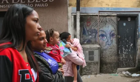 Primeira família a deixar Moinho justifica saída a proteção da filha contra PM