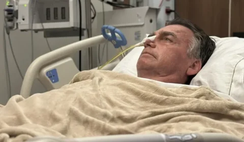 Bolsonaro tem piora clínica e pressão arterial elevada, segundo boletim médico