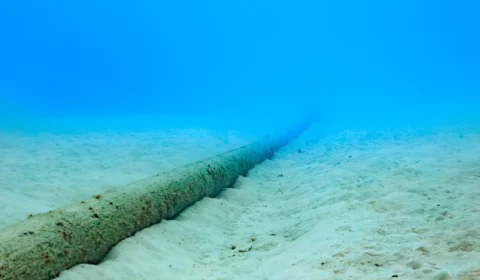 Ataques russos a cabos submarinos podem causar apagão da internet, dizem operadoras