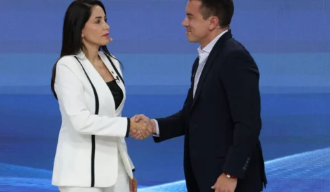 Equador tem eleição acirrada e pode eleger primeira mulher presidente