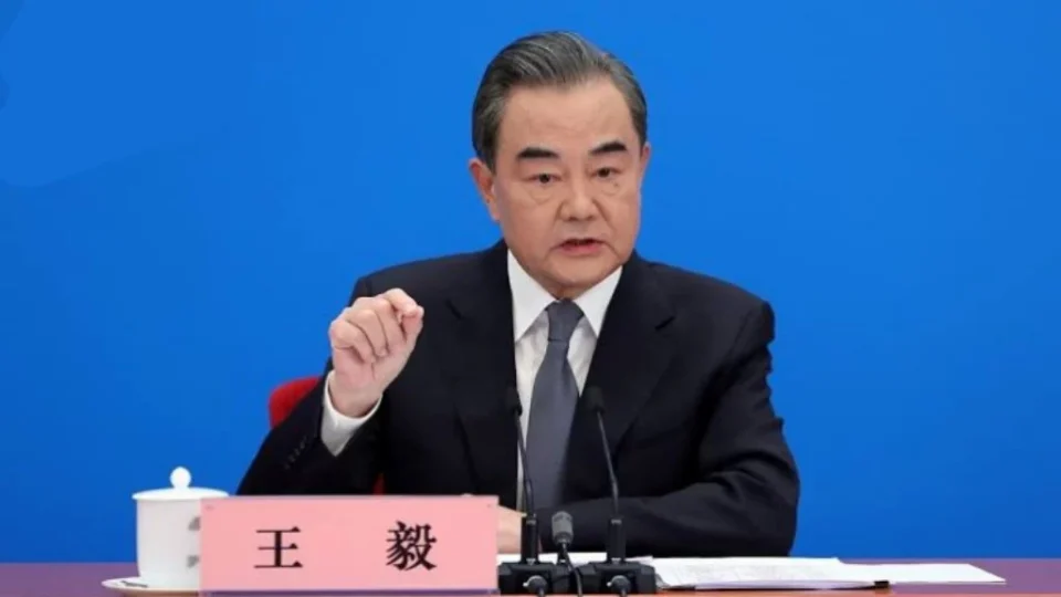 China rebate governo Trump e diz que países da América Latina ‘não são quintal de ninguém’