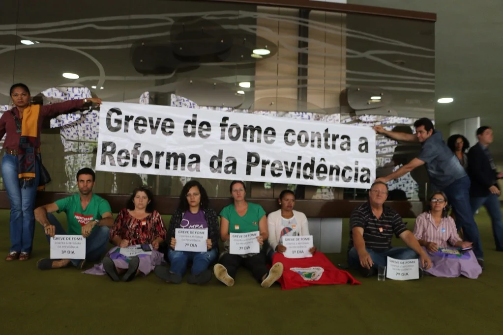 greve de fome Reforma da Previdência Em 2017, um grupo composto por membros de diversos movimentos sociais realizou uma greve de fome contra a aprovação da Reforma da Previdência. Foto: Adi Spezia