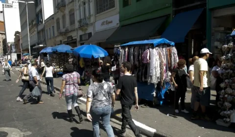 Aumento do trabalho informal está ligado à baixa fiscalização, diz estudo do IPEA