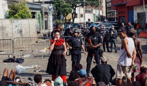 Grupos de auxílio a frequentadores da Cracolândia reclamam da truculência policial: ‘Higienização’
