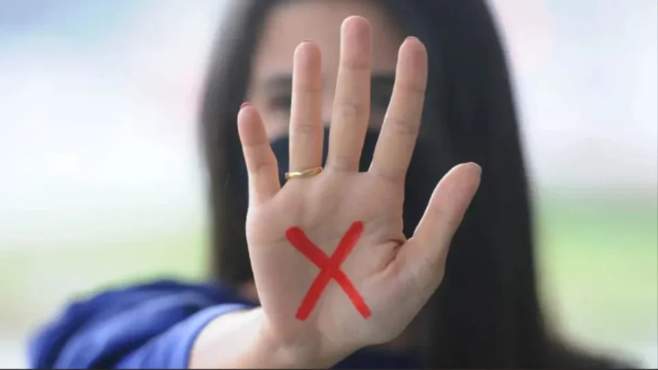 Mulheres que fogem da violência encontram recusa e abandono em Florianópolis