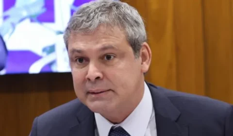 Para Lindbergh Farias, projeto de anistia é a continuação do golpe de Estado
