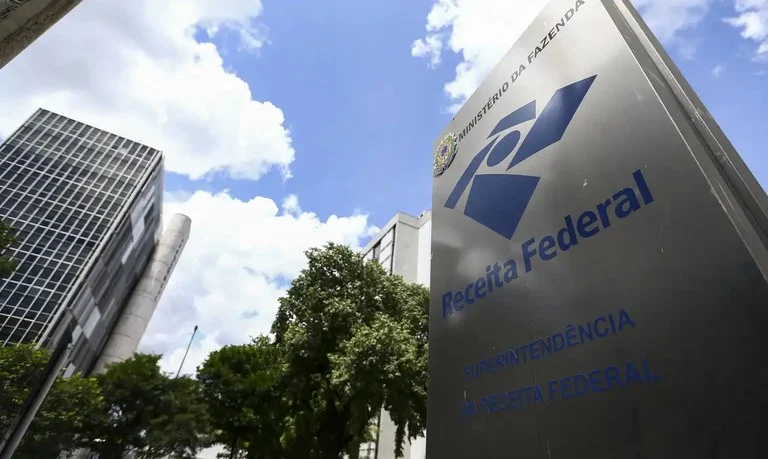 A Receita Federal é responsável por regulamentar, controlar e fiscalizar a concessão de incentivos fiscais federais, garantindo sua correta aplicação. Imagem: reprodução 
