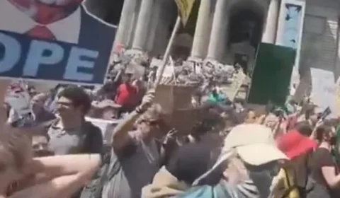 Protestos contra governo Trump tomam as ruas de várias cidades dos Estados Unidos