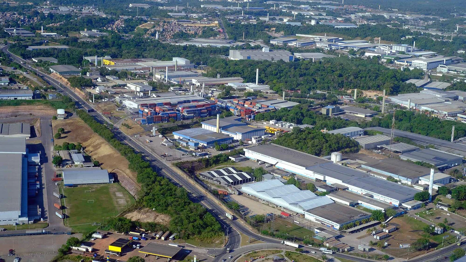 Vista aérea da Zona Franca de Manaus, local que reúne centenas de empresas que escolheram a cidade como sede de sua infraestrutura. Imagem: arquivo